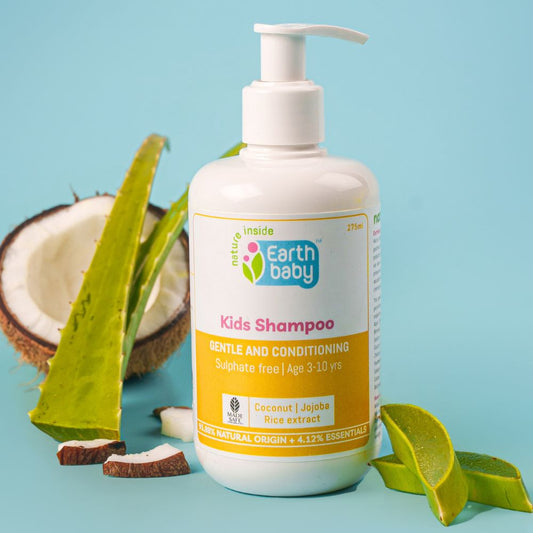 Kids Shampoo, 3 to 10 Years, 95.88% Natural Origin, 275ml – Locks in moisture and softens hair (without the dryness or tangles)